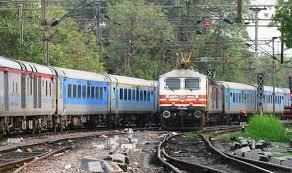 नई दिल्ली- दो दिन रद्द रहेगी देश भर से राजधानी आने वाली 100 ट्रेनें, जाने क्या है वजह