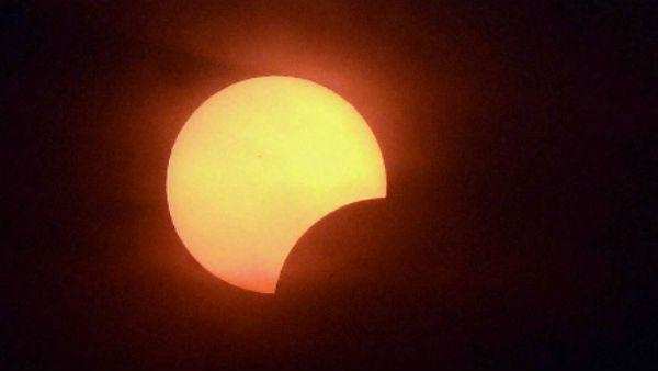 साल 2019 का अंतिम सूर्य ग्रहण, जानिए किन राशियों पर क्या पड़ेगा इसका प्रभाव
