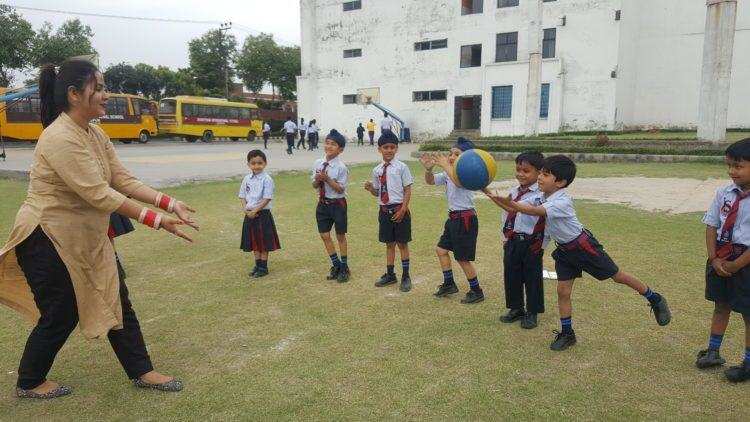 रुद्रपुर-खेल-खेल में बच्चों ने की खूब मस्ती, भारतीयम में नये शिक्षा सत्र का आगाज
