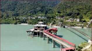 दिन में तीन रूप बदलती हैं ये देवी, इस पवित्र नदीं के तट पर बसा है चमत्कारिक मंदिर, वजह है ये खास