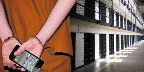 Strict action: जेलों में मोबाइल फोन व इंटरनेट इस्तेमाल कर रहे बंदियों को दी जाएगी यह सजा