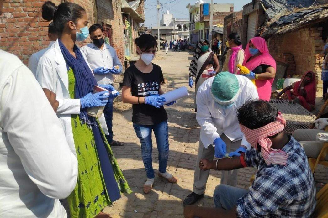 जानिए कोरोना वैक्सीन के कितने करीब है भारत