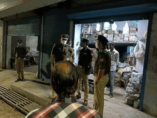 गोरखपुर: गन प्वाइंट पर लेकर बदमाशों ने सर्राफा व्यापारी से लूटे 35 लाख के जेवरात  