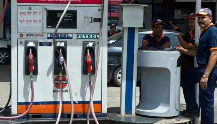 नई दिल्ली-बजट के बाद महंगा हुआ पेट्रोल-डीजल, एक्साइज ड्यूटी पर भी लगा झटका