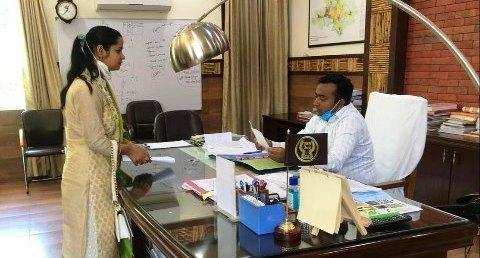 अच्छा कदम: प्रधान प्रियंका ने मुख्यमंत्री राहत कोष में दिए 21 लाख
