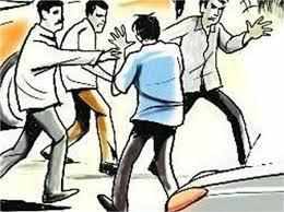 रामनगर-पूर्व जिला पंचायत सदस्य के घर घुसे अराजक तत्व, फिर पुलिस ने जो किया पढक़र दंग रह जायेंगे आप