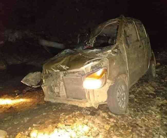 कोटद्वार-दुगड्डा के पास देर रात गिरी कार, इस जिले के लेखपाल सहित दो की मौत