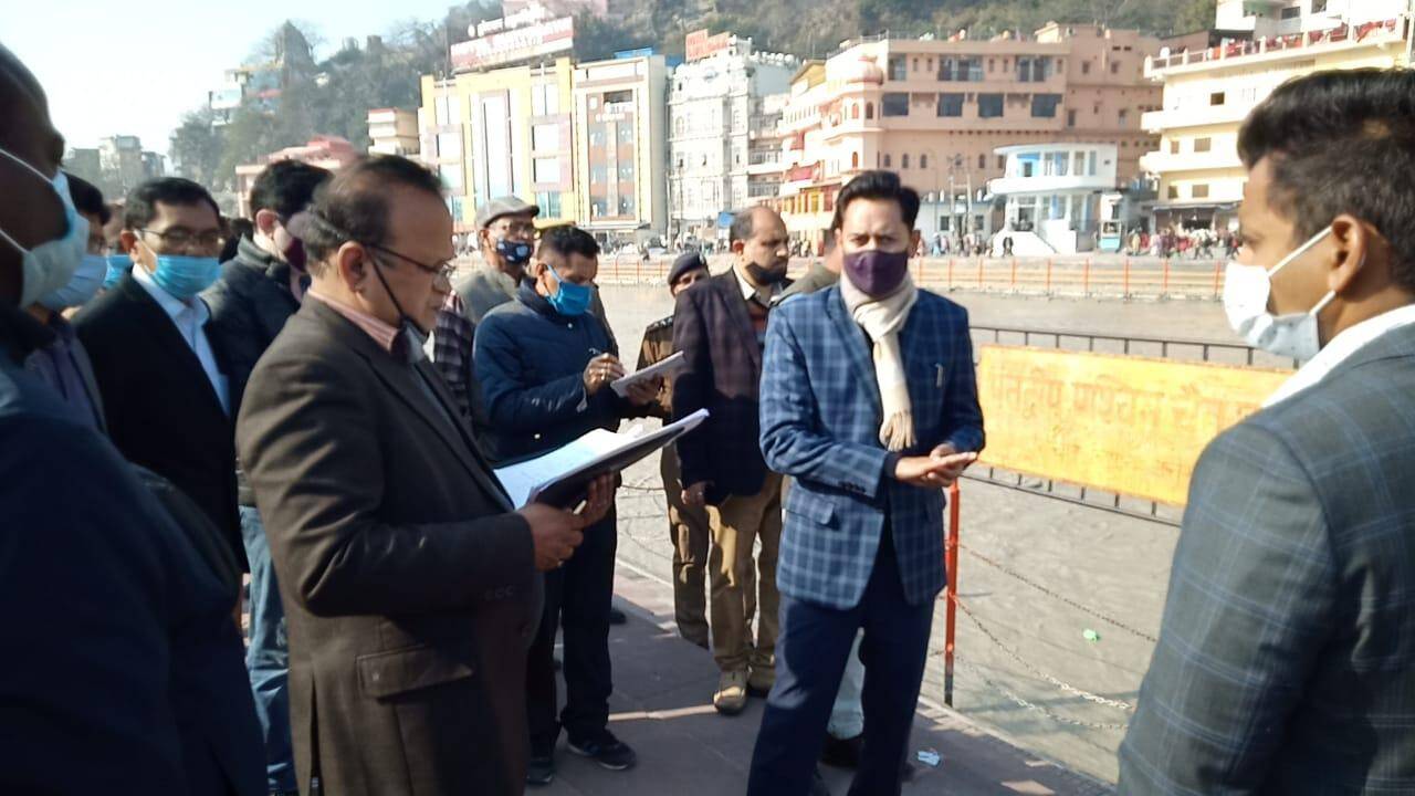 हरिद्वार- एक्शन में मेलाधिकारी दीपक रावत, कुंभ मेले को लेकर अधिकारियों ने दी ये चेतावनी
