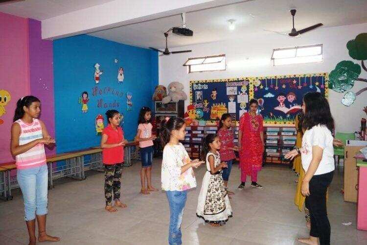 हल्दूचौड़- चिल्ड्रन्स एकेडमी स्कूल में शुरू हुआ समर कैम्प,विद्यार्थियों ने सीखे कथक ,ऐरोबिक्स और जुम्बा के गुण