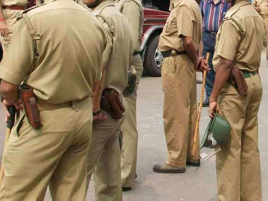 कैसे बनें पुलिस कांस्टेबल , क्या है भर्ती की प्रक्रिया और योग्यता, जानिए कितना है वेतनमान