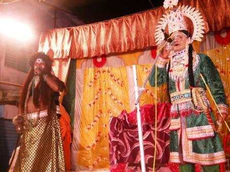 HOLI SPECIAL: ब्रह्मपुरी रामलीला में ताड़का उद्धार और सुबाहु वध का हुआ मंचन
