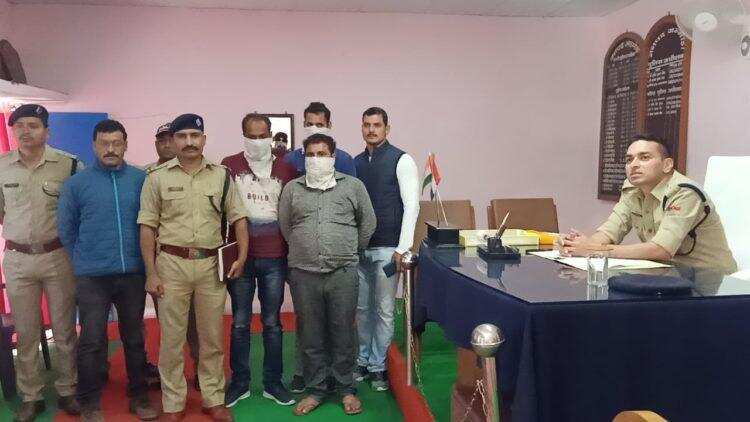 हल्द्वानी- पहाड़ में यहां बेची जानी थी 6.50 लाख की शराब, हल्द्वानी के युवक समेत तीन दबोचे