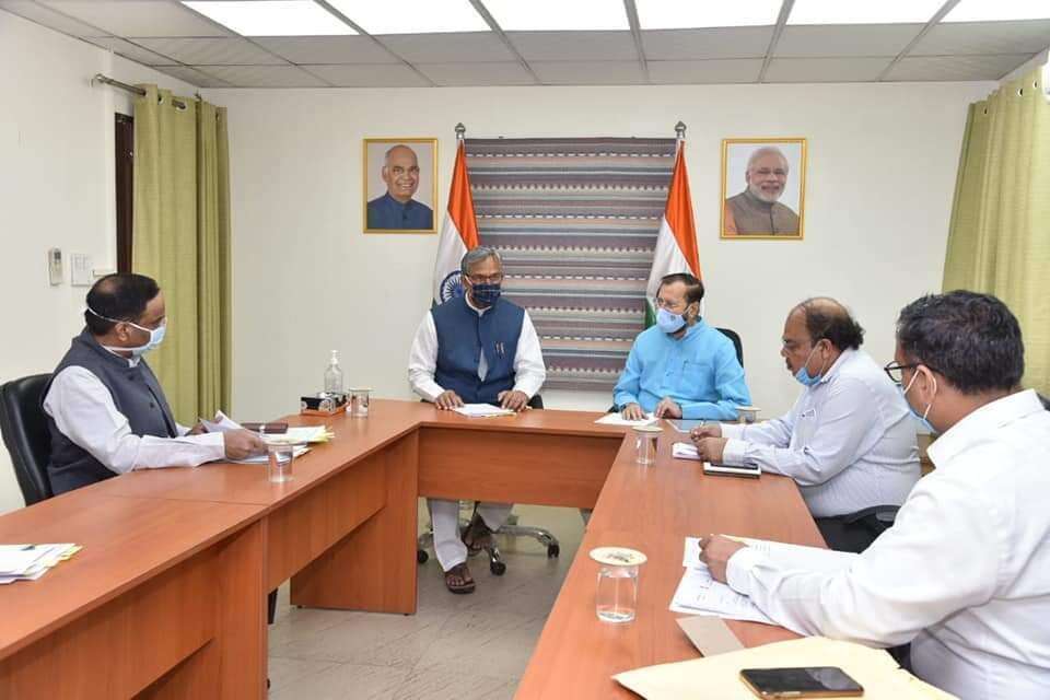 देहरादून-केंद्रीय वन मंत्री जावड़ेकर से सीएम ने की मुलाकात, युवाओं को रोजगार के लिए कही ये बात