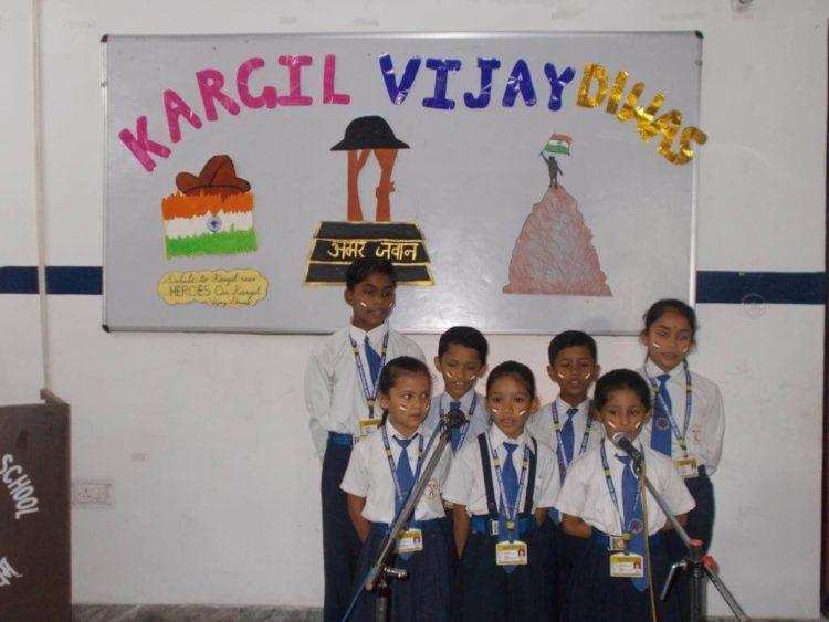 लक्ष इंटरनेशल स्कूल में मनाया गया कारगिल विजय दिवस, शहीदों को दी श्रद्धांजलि