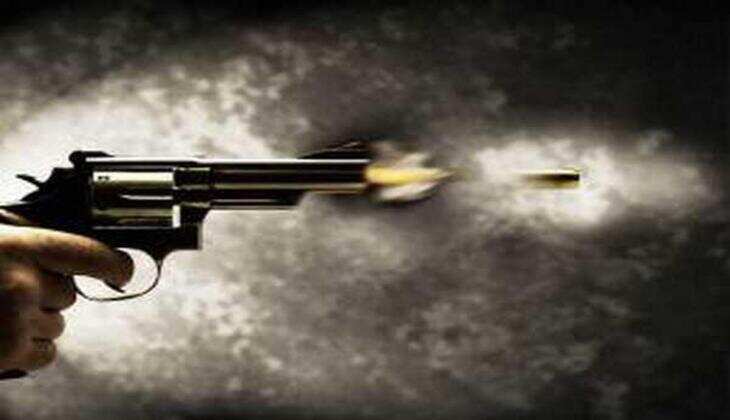 Kumaon Crime - युवती से पहले मोबाइल नंबर मांगकर किया परेशान, नहीं दिया तो दुकान में घुस कर तमंचे के बल पर मारपीट