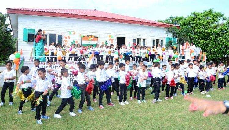 हल्द्वानी-डीपीएस लामाचौड़ ने हर्षोल्लास से मनाया स्वतंत्रता दिवस, देशभक्ति कार्यक्रमों से बच्चों ने जीता दिल