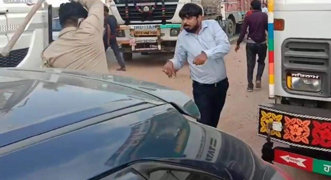 Bareilly: गाड़ी जाम में फंसने पर भाजपा विधायक के गनर का फूटा गुस्सा, video वायरल