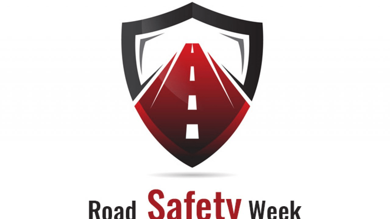 बरेली: सड़क सुरक्षा सप्ताह में अफसर बता रहे सुरक्षित सफर करने के तरीके