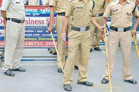 लालकुआं-पुलिस कर्मी को घूंसा मारने वाले यूथ कांग्रेस अध्यक्ष पर बड़ी कार्रवाई, खंगाली कुंडली तो हुआ ये खुलासा