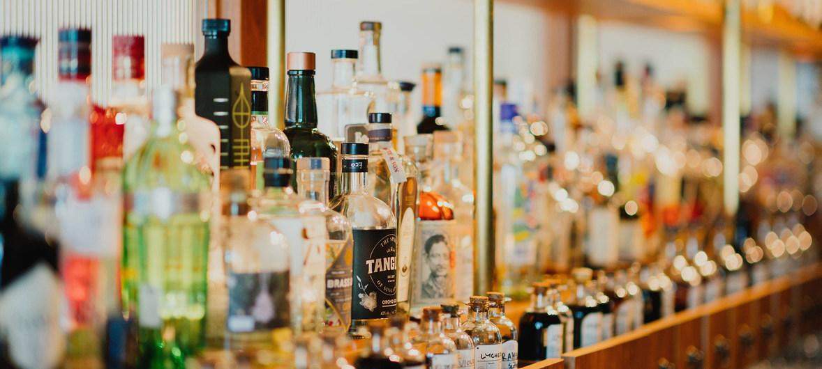 BAREILLY: व्यापारियों ने किया शराब की दुकानें खोलने का विरोध, बिथरी के विधायक से की यह मांग
