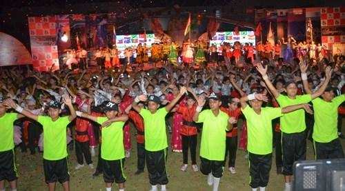 रुद्रपुर- भारतीयम में मची वार्षिकोत्सव की धूम, रंगारंग कार्यक्रमों के जरिये ऐसे मंच में दिखी पूरे विश्व की झलक