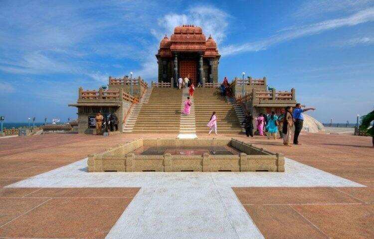 रहस्य और रोमांच से भरी है कन्याकुमारी की यात्रा, यहां एक साथ होता है सूरज-चांद का दीदार, जानिए क्या है मंदिर का इतिहास