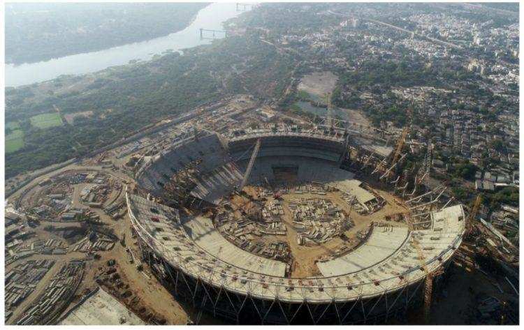 नई दिल्ली- भारत में यहां तैयार हो रहा है देश का सबसे बड़ा क्रिकेट स्टेडियम, तस्वीरें देख उड़ जाएंगे होश