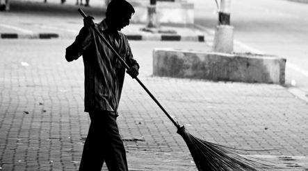 हल्द्वानी- (बड़ी खबर)-बनभूलपुरा में एक और सफाई कर्मी की पिटाई, थाने में सफाई कर्मचारियों का हंगामा