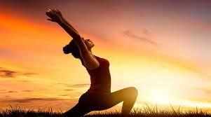 Career in Yoga: योग में करियर बनाने का अच्छा मौका, जानें कैसे बनाएं करियर