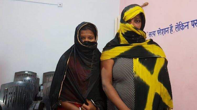 पिथौरागढ़- ये महिलायें अपने शरीर में छिपाकर ऐसे कर रही थी चरस की तस्करी, एसएसबी के जवानों ने यहां किया भंडाफोड़