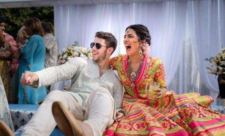 नई दिल्ली- एक दूसरे के हुए निक और प्रियंका अब हिन्दू रीति रिवाजों से करेंगे शादी, जाने क्या है महमानों का ड्रेस कोड