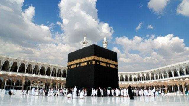 Hajj Yatra: सऊदी अरब में हज यात्रा पर सुनाया फैसला, दूसरे देशों के लोगों को नहीं मिलेंगी इजाजत