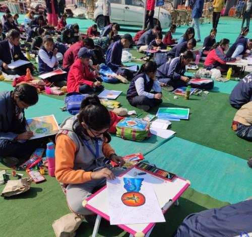 रुद्रपुर-कार्निवाल 2020 में भारतीयम स्कूल ने कराया कंपटीशन, ऑन द स्पॉट पेंटिंग में इन प्रतिभाओं ने मारी बाजी