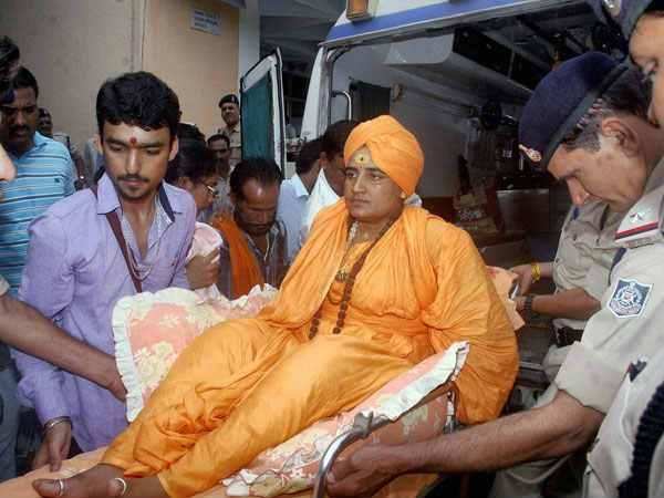 साध्वी प्रज्ञा ठाकुर : एक संन्यासिन, जिसे कांग्रेस ने जबरन हिन्दू आतंकवाद का चेहरा बना कर भेज दिया जेल…। जानिए पूरी दास्तां