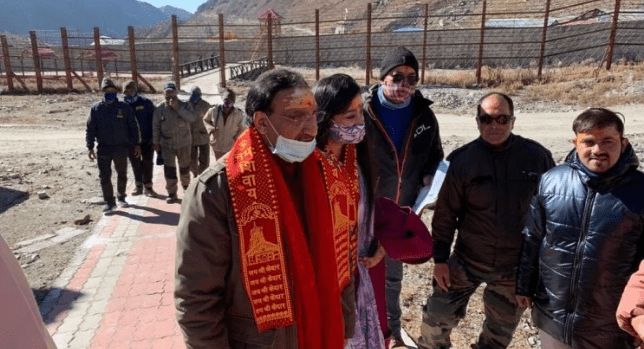 रुद्रप्रयाग-केंद्रीय शिक्षा मंत्री निशंक ने किये बाबा केदार के दर्शन, पुनर्निर्माण कार्योंं को लेकर ही ये बात