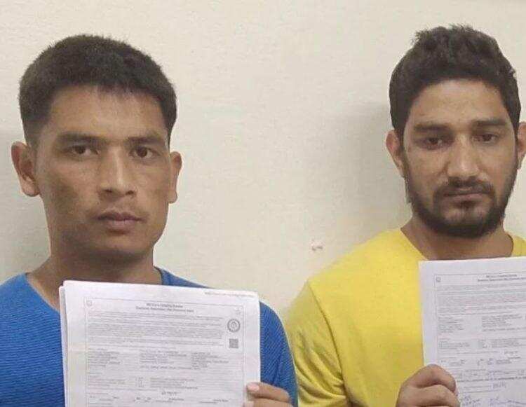हल्द्वानी- ऐसे कालाबाजारी करते थे देवलचौड़ के दो युवक गिरफ्तार, अभी तक लगा चुके हैं लाखों का चूना