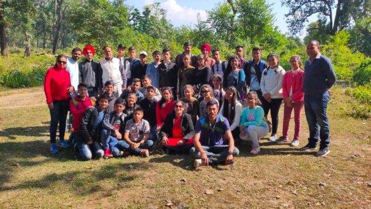 हल्द्वानी-डीपीएस लामाचौड़ छात्र लौटे शैक्षणिक भ्रमण, उठाया जंगल सफारी का आनंद
