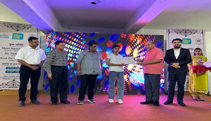 हल्द्वानी- "पाल कॉलेज में विवेकानन्द शिक्षा पुरस्कार से उत्कृष्ट छात्रों का सम्मान, जानिए किन छात्र-छात्रों को मिला पुरस्कार"