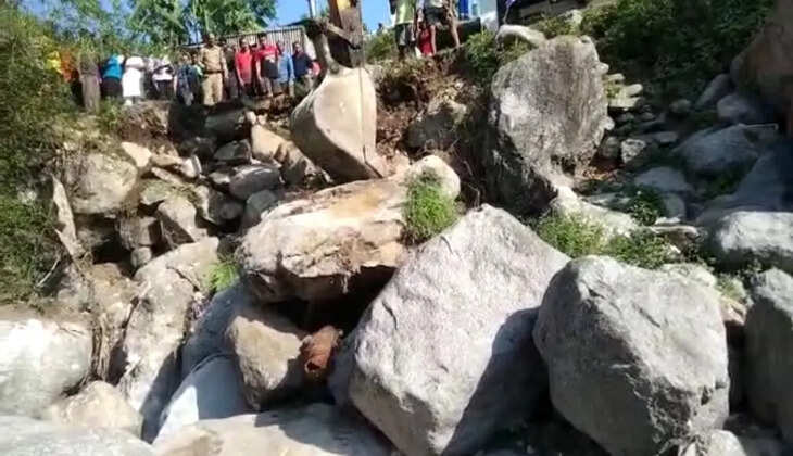 Uttarakhand News - यहां बोल्डर की चपेट में आने से  17 वर्षीय किशोर की हुई दर्दनाक मौत, ऐसे आया बोल्डर के नीचे