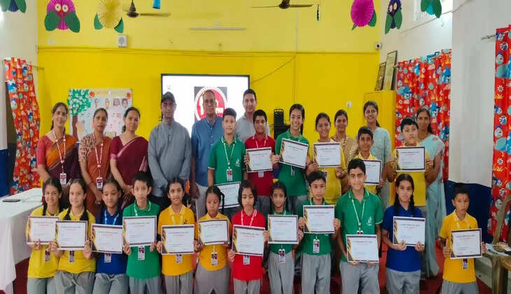 &lsquo;&rsquo;बाल कवि सम्मेलन: दी आनंदा अकादमी में बच्चों ने अपनी कविता की प्रतिभा का प्रदर्शन किया&rsquo;&rsquo;