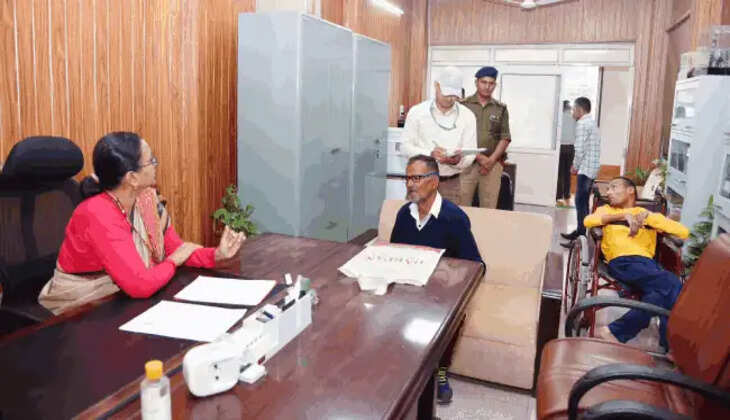 देहरादून - मुख्य सचिव राधा रतूड़ी ने सचिवालय में सुनी दिव्यांगजनों की समस्या, अधिकारियों को सख्त निर्देश&nbsp;
