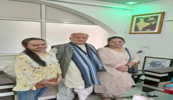 देहरादून - महामहिम राज्यपाल भगत सिंह कोश्यारी के सामने महिला पीसीएस अभ्यर्थी ने रखी अपनी यह पीड़ा