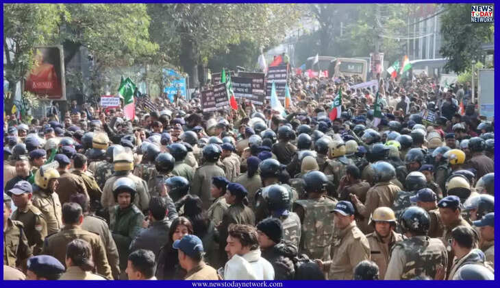 देहरादून - अंकिता भंडारी केस, सीबीआई जांच की मांग को लेकर सड़कों पर उतरा जन सैलाब, सीएम आवास कूच