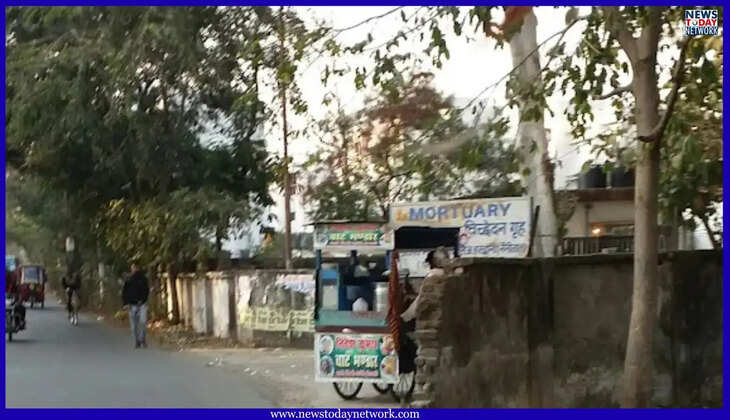 हल्द्वानी - मोर्चरी की बड़ी लापरवाही, अंतिम दर्शन के लिए घर पर शव रखा तो मचा हड़कंप, किसी दूसरे की थमा दी डेथ बॉडी&nbsp;