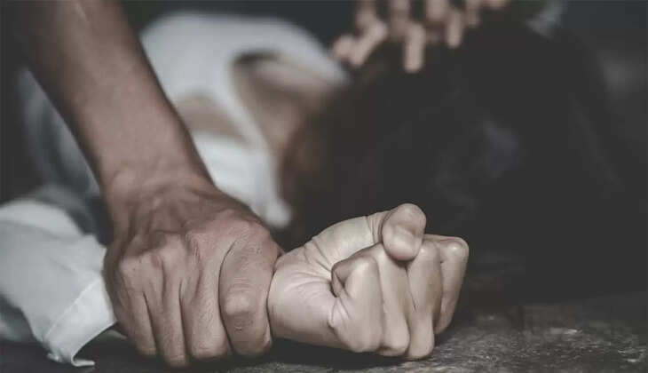 Uttarakhand Crime - Kumaon Crime - 10वीं की छात्रा से सामूहिक गैंगरेप कर निर्वस्त्र छोड़ हाथ-पैर बांध गए हैवान, एक भाजपा का नेता भी शामिल 