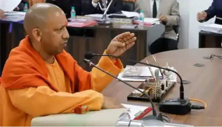 सीएम योगी ने की प्रयागराज मंडल की समीक्षा,  कुंभ की तैयारियां तेज करने निर्देश