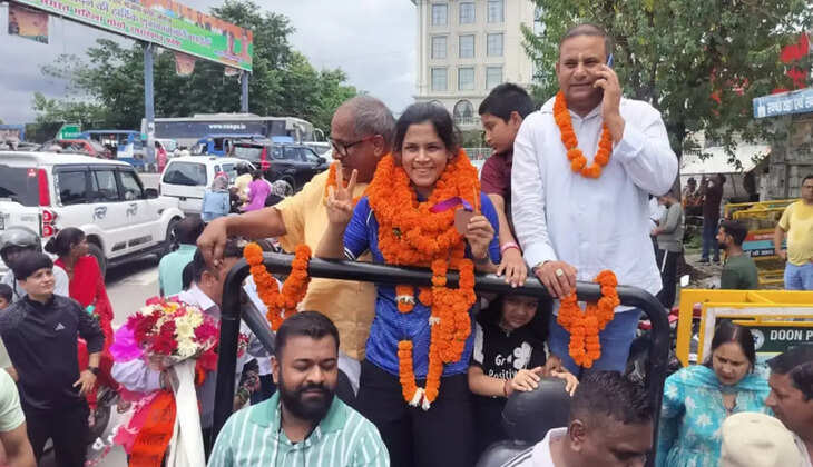 उत्तराखंड - कांस्य पदक विजेता उन्नति शर्मा का भव्य स्वागत, कॉमनवेल्थ जूडो में Bronze जीतकर बढ़ाया है देवभूमि का मान