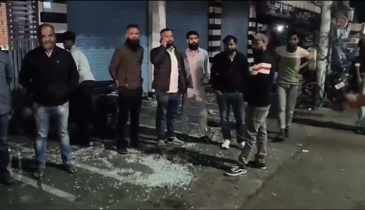 हल्द्वानी- शहर में बवाल माहौल बिगड़ा, जानवर का सिर मिलने से हिंदूवादी संगठनों का हंगामा, शमा रेस्टोरेंट में भी तोड़फोड़ 