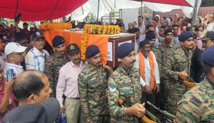 हल्द्वानी - मणिपुर में बलिदान हुए बलवंत सिंह को नम आंखों से दी विदाई, सैन्य सम्मान के साथ पंच तत्व में हुए विलीन