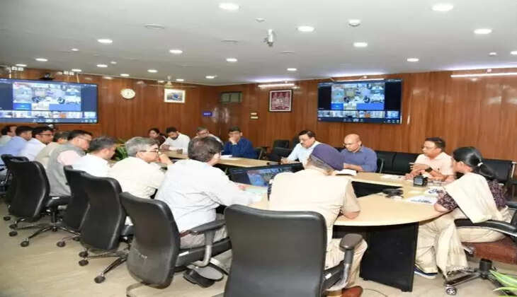 Uttarakhand Forest Fire - उत्तराखंड के जंगलों में आग लगाने वाले अब जायेंगे जेल, मुख्य सचिव राधा रतूड़ी ने दिए यह निर्देश